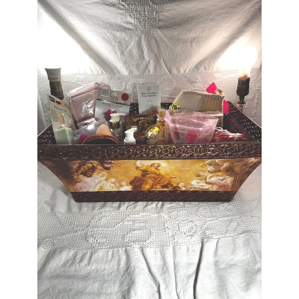 Large Christmas Spa Gift Basket New Bath Body Facial Supplies Candles Frames